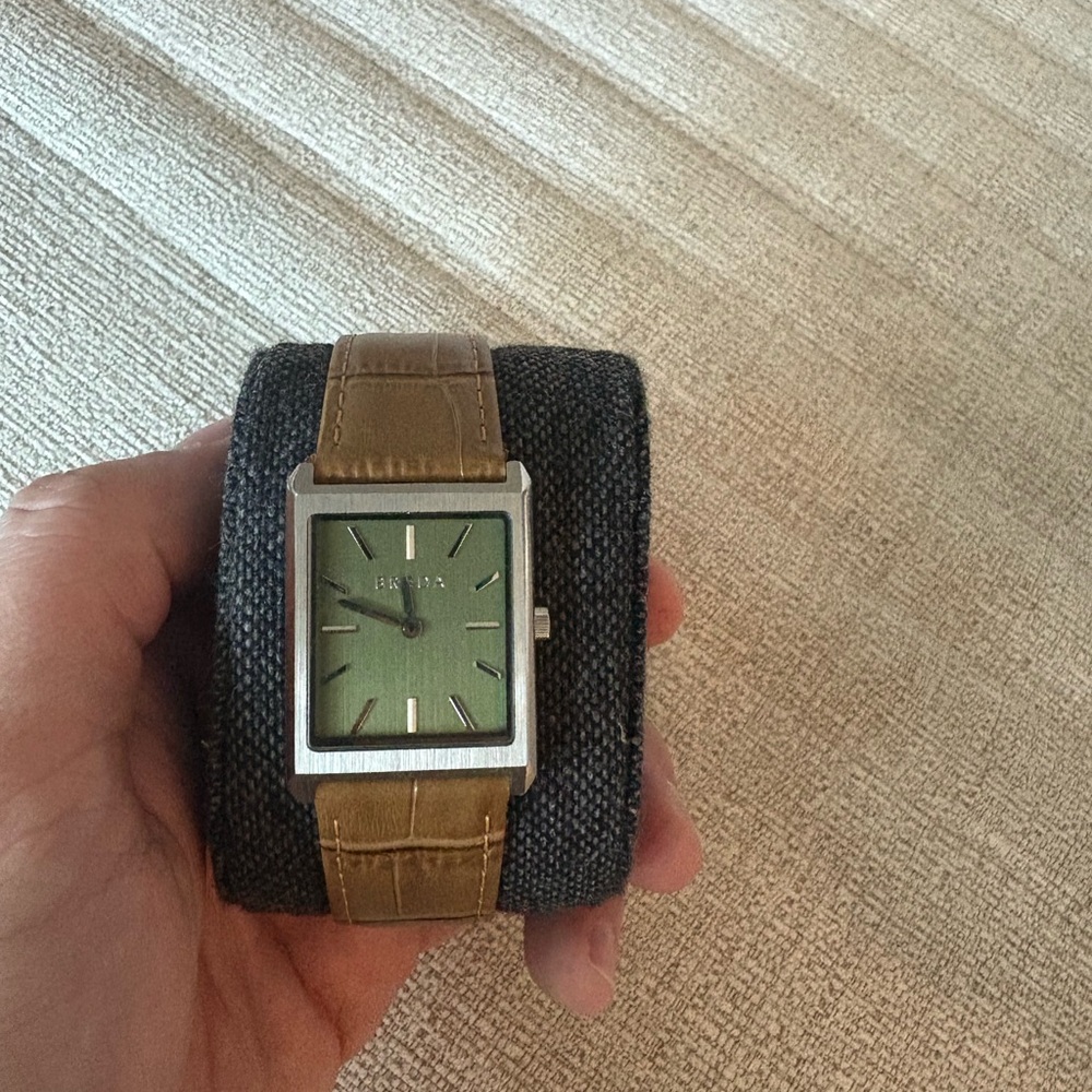 Breda Virgil Tank Watch